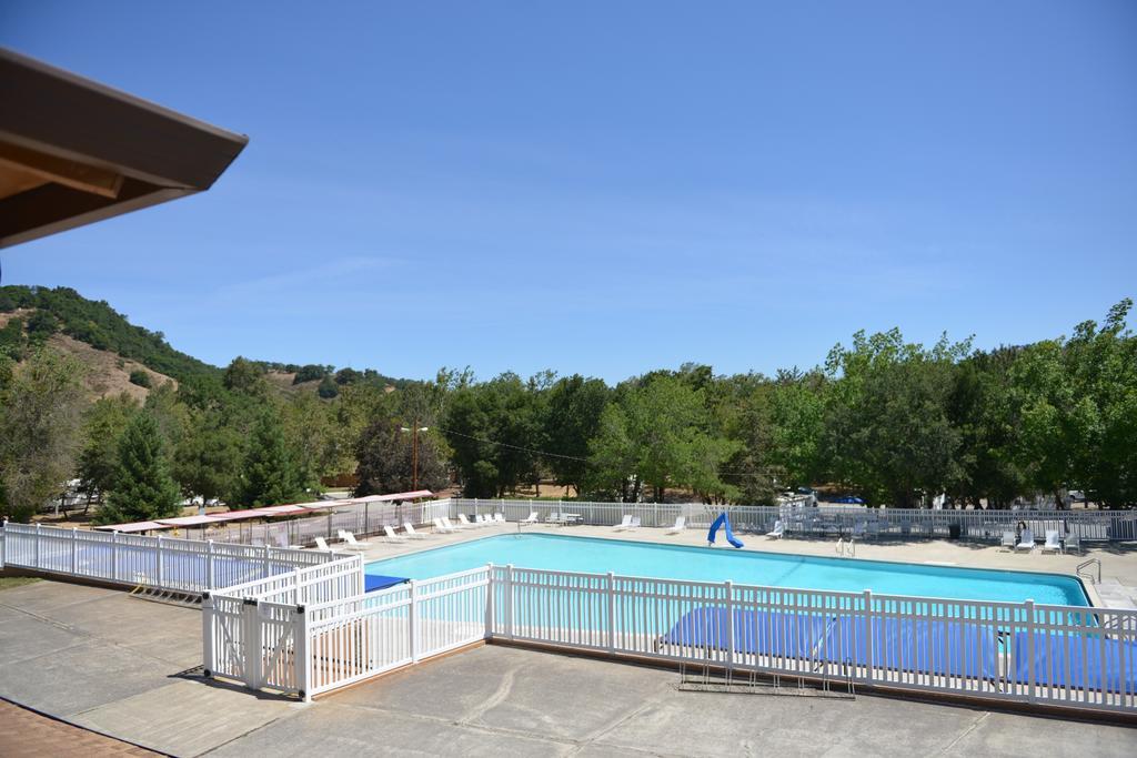 Morgan Hill Camping Resort Cabin 1 San Martin Exterior photo